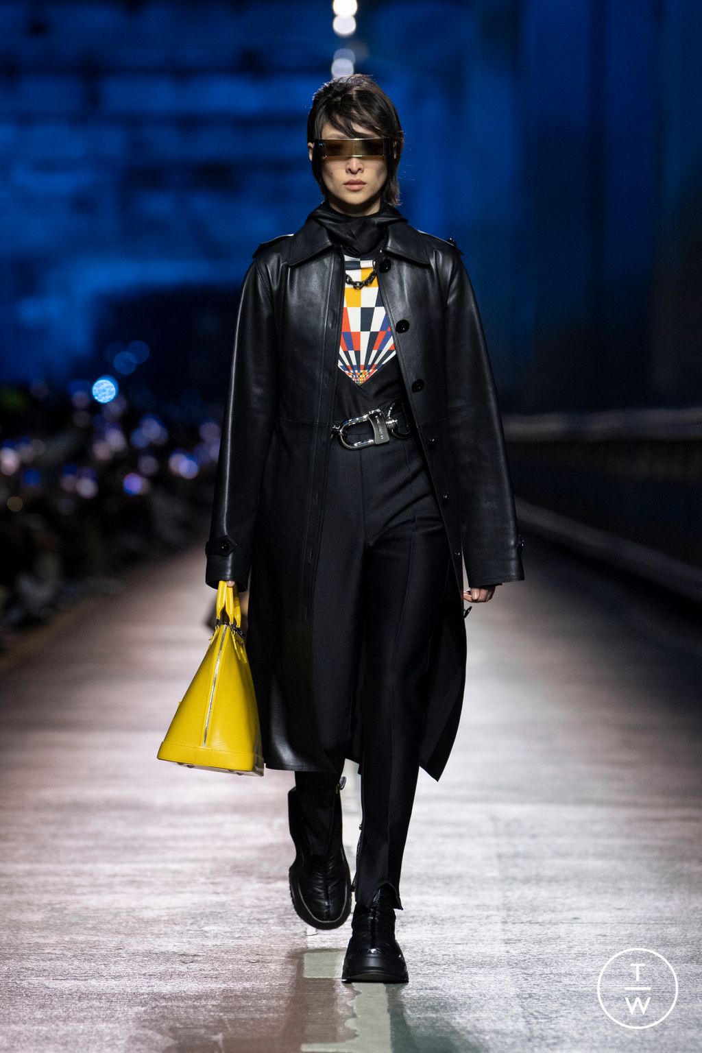 Fashion Week Paris Pre-Fall 2023 look 7 from the Louis Vuitton collection womenswear