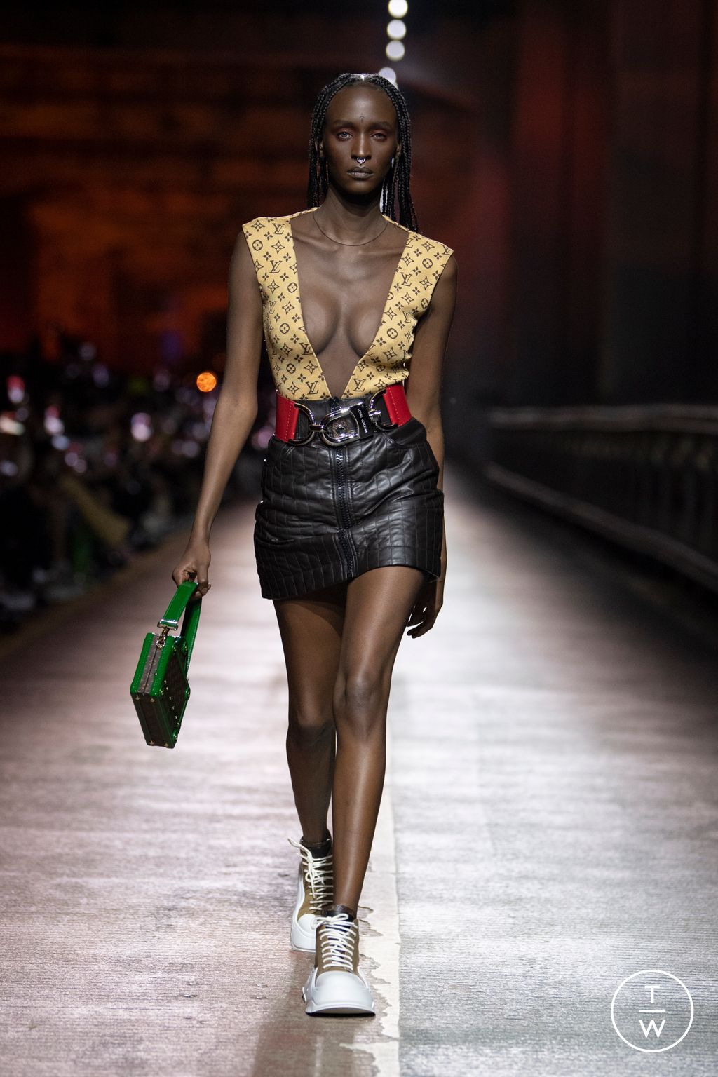 Fashion Week Paris Pre-Fall 2023 look 14 de la collection Louis Vuitton womenswear