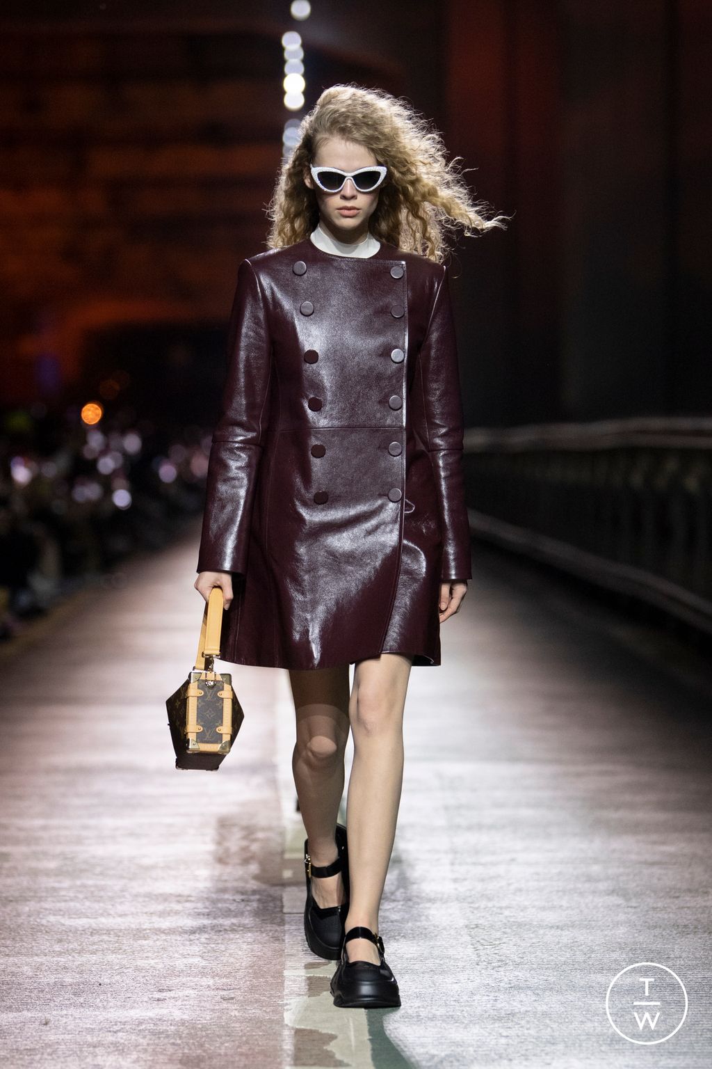 Fashion Week Paris Pre-Fall 2023 look 26 from the Louis Vuitton collection womenswear