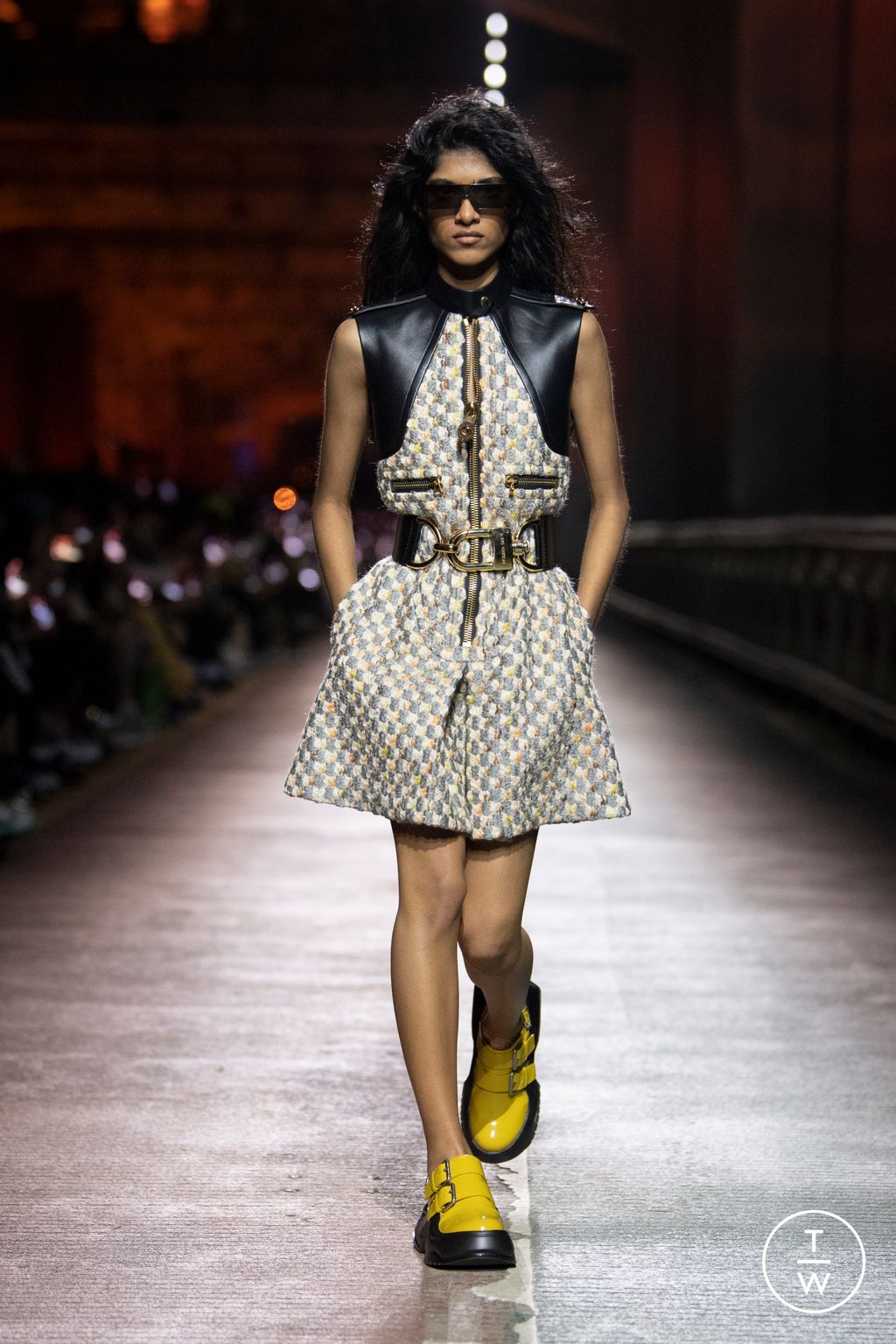 Fashion Week Paris Pre-Fall 2023 look 28 from the Louis Vuitton collection 女装