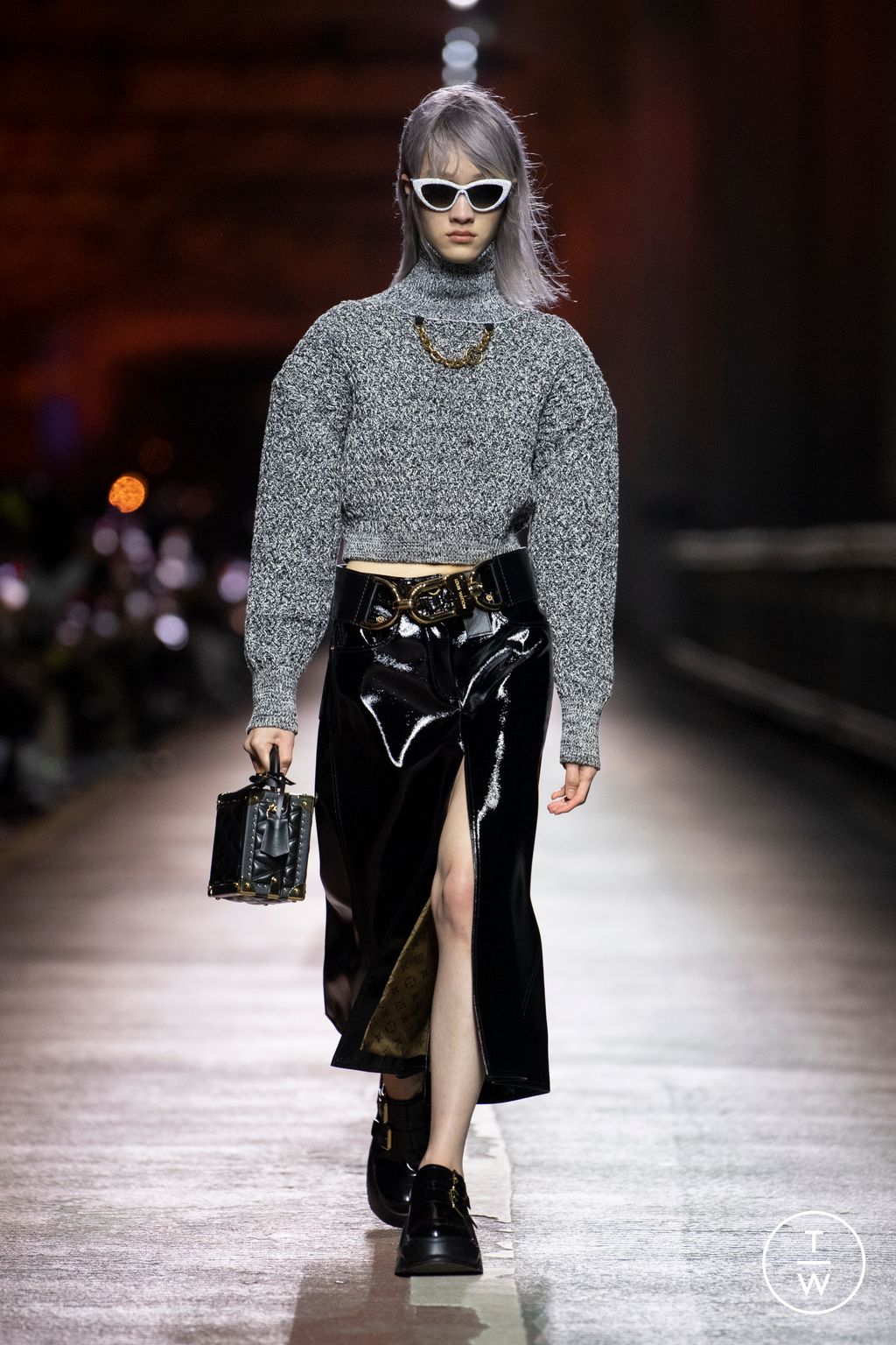 Fashion Week Paris Pre-Fall 2023 look 31 from the Louis Vuitton collection womenswear