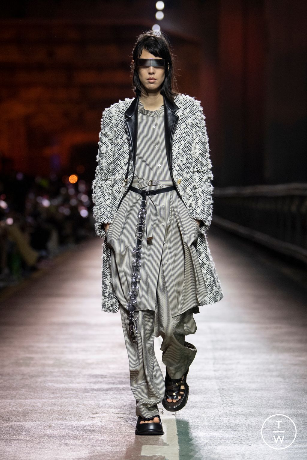 Fashion Week Paris Pre-Fall 2023 look 42 from the Louis Vuitton collection womenswear