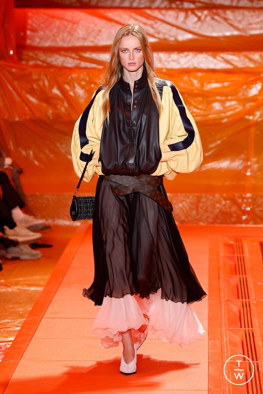 Fashion Week Paris Spring/Summer 2024 look 2 from the Louis Vuitton collection womenswear