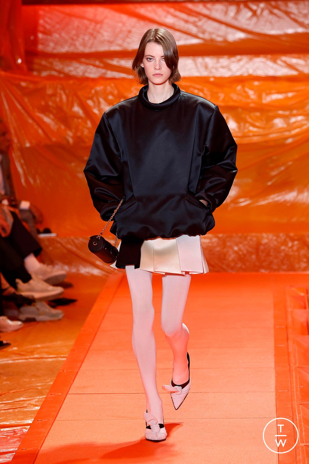 Fashion Week Paris Spring/Summer 2024 look 19 from the Louis Vuitton collection 女装