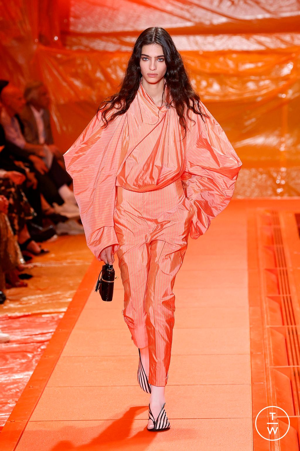 Fashion Week Paris Spring/Summer 2024 look 36 de la collection Louis Vuitton womenswear