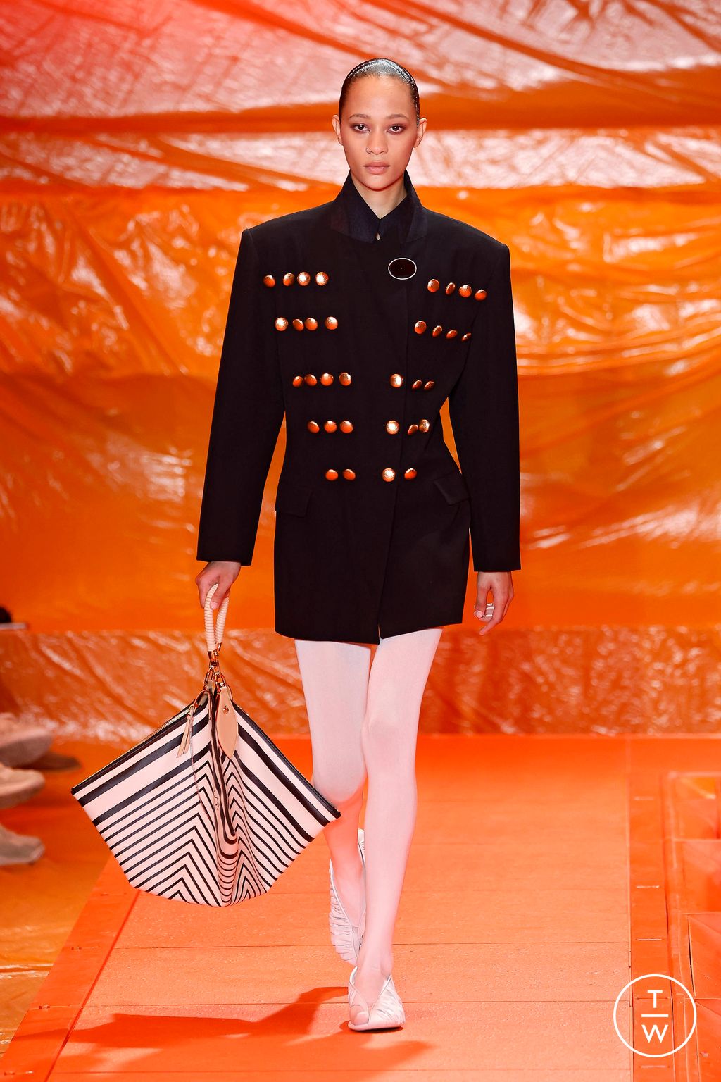Fashion Week Paris Spring/Summer 2024 look 37 from the Louis Vuitton collection womenswear