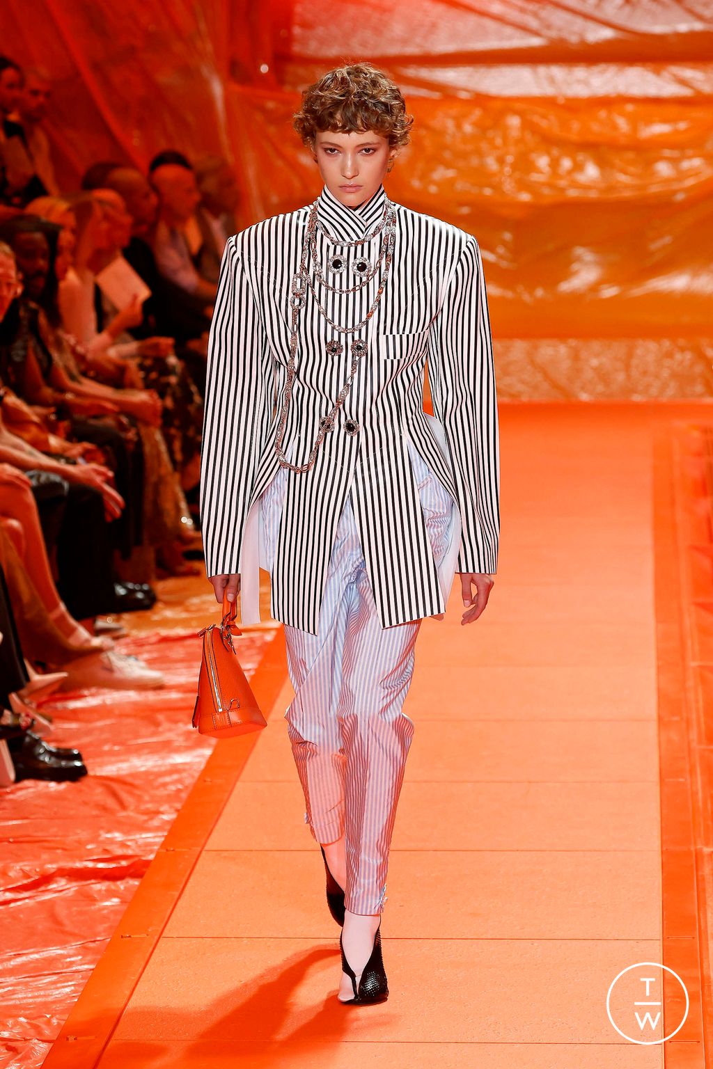 Fashion Week Paris Spring/Summer 2024 look 45 from the Louis Vuitton collection 女装