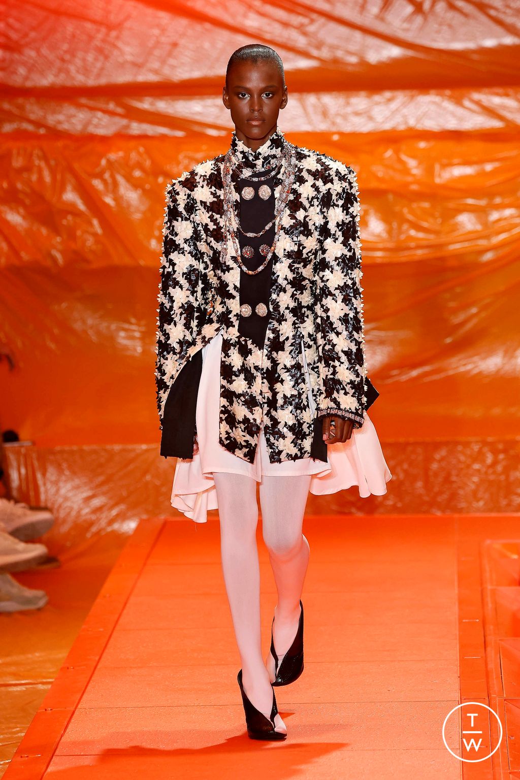 Fashion Week Paris Spring/Summer 2024 look 46 from the Louis Vuitton collection womenswear