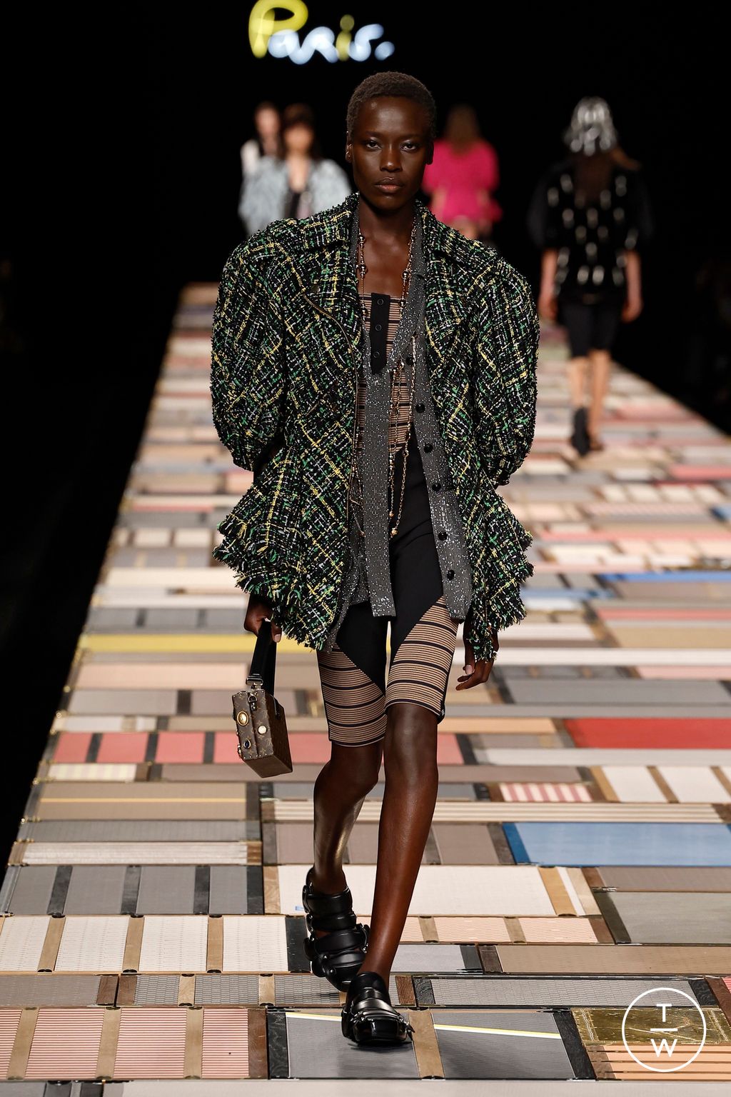 Fashion Week Paris Spring/Summer 2025 look 5 de la collection Louis Vuitton womenswear