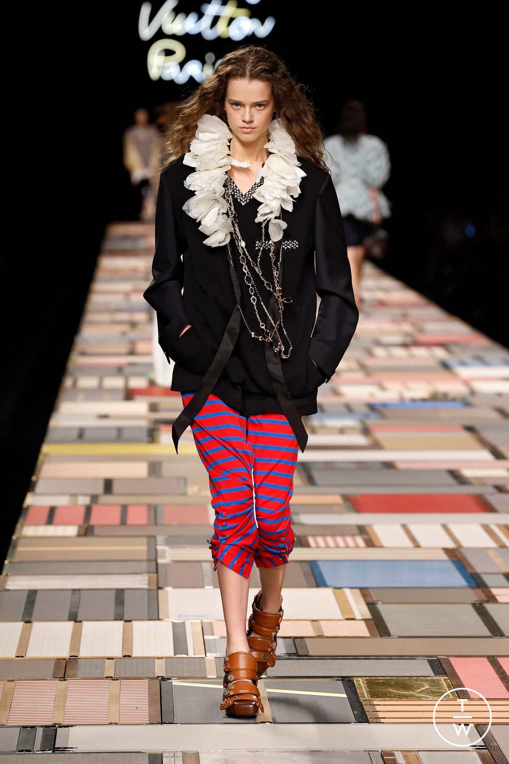 Fashion Week Paris Spring/Summer 2025 look 8 from the Louis Vuitton collection womenswear