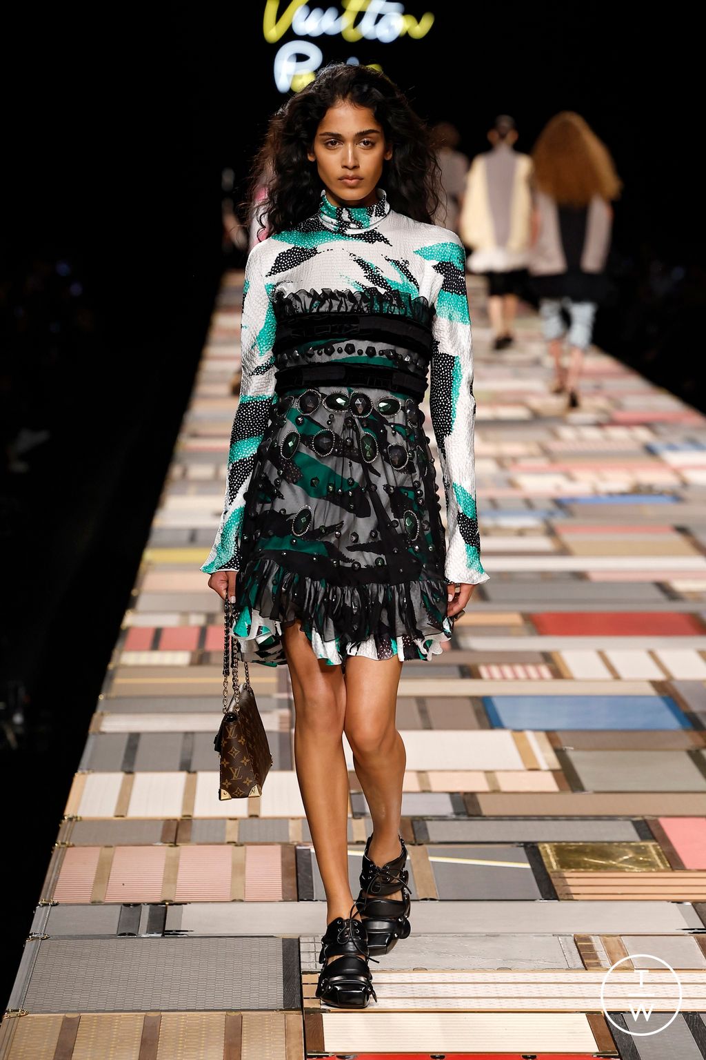 Fashion Week Paris Spring/Summer 2025 look 15 from the Louis Vuitton collection 女装