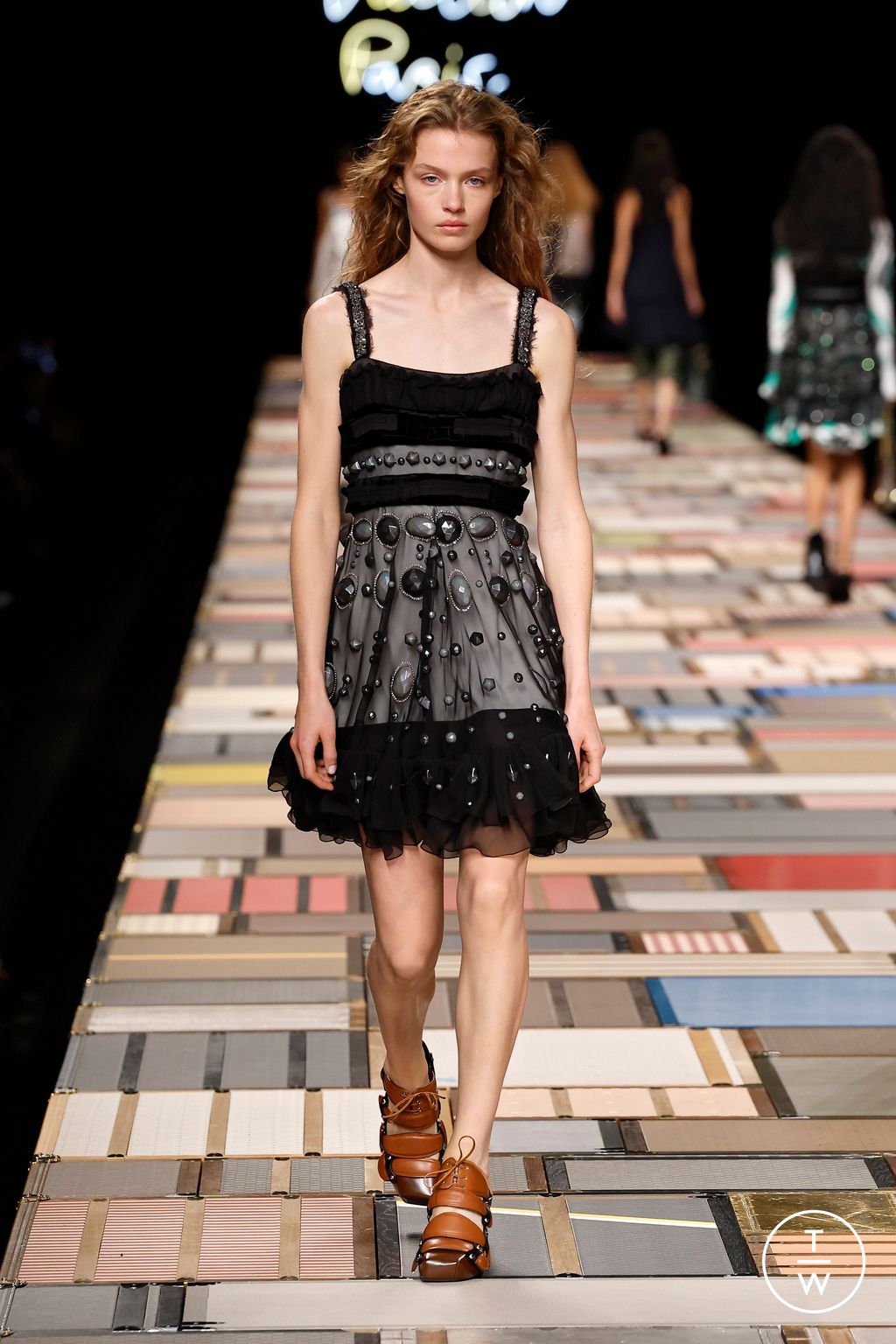 Fashion Week Paris Spring/Summer 2025 look 17 de la collection Louis Vuitton womenswear