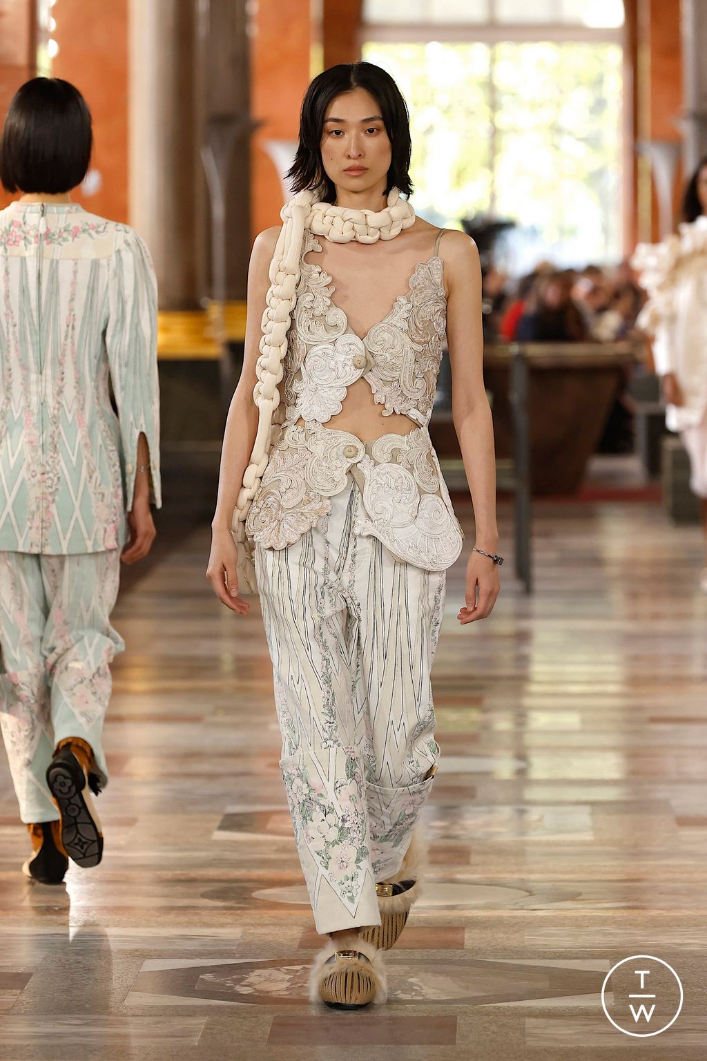 Fashion Week Paris Spring/Summer 2026 look 23 from the Louis Vuitton collection womenswear