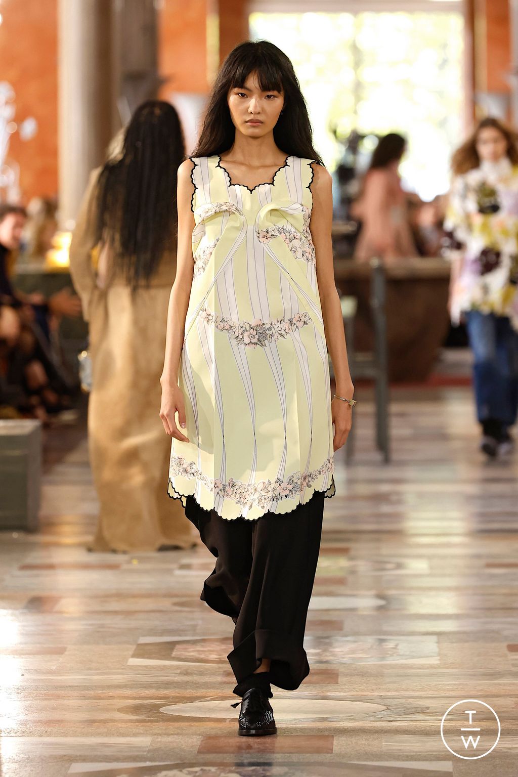 Fashion Week Paris Spring/Summer 2026 look 30 from the Louis Vuitton collection womenswear