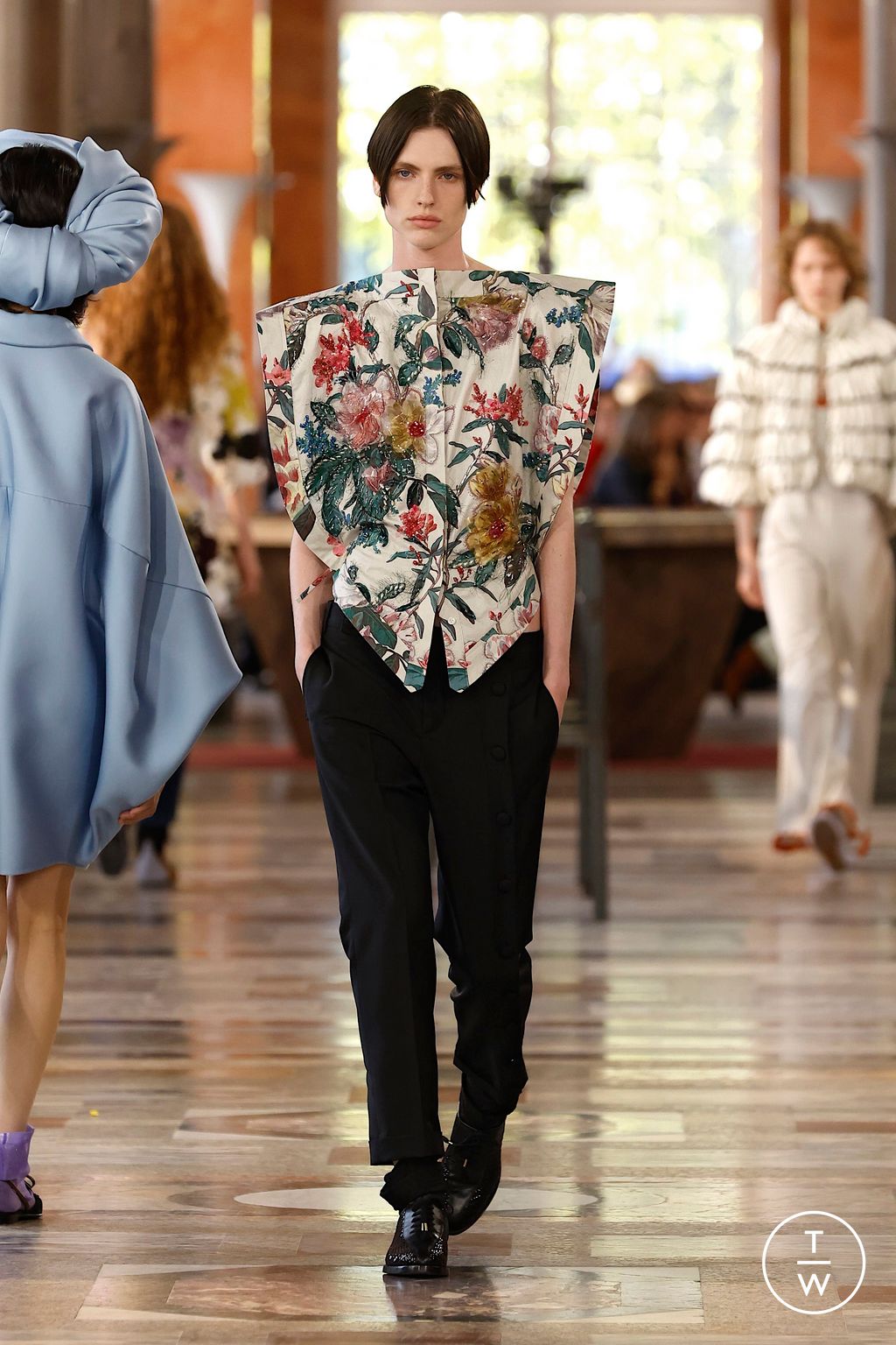 Fashion Week Paris Spring/Summer 2026 look 35 from the Louis Vuitton collection womenswear