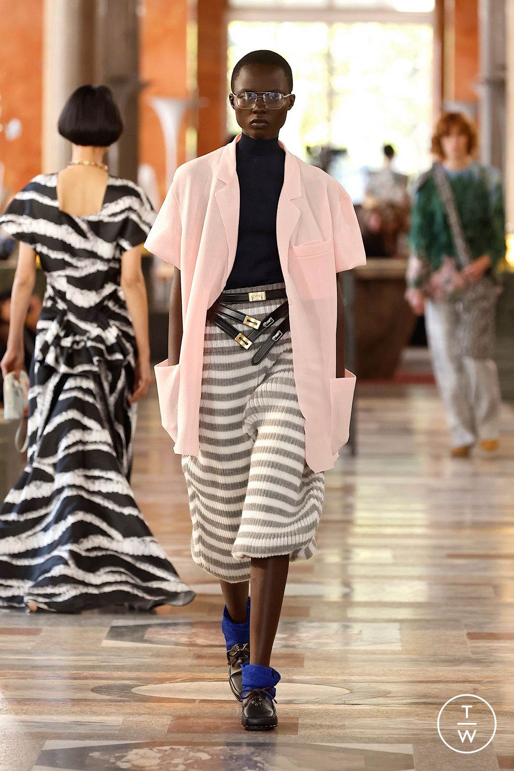Fashion Week Paris Spring/Summer 2026 look 40 from the Louis Vuitton collection womenswear