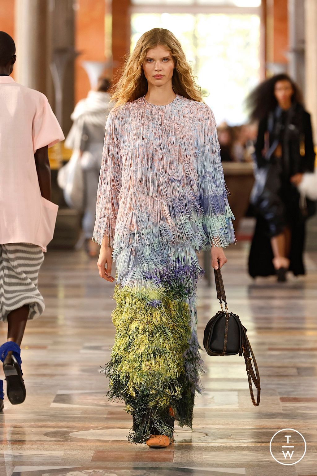 Fashion Week Paris Spring/Summer 2026 look 42 from the Louis Vuitton collection womenswear