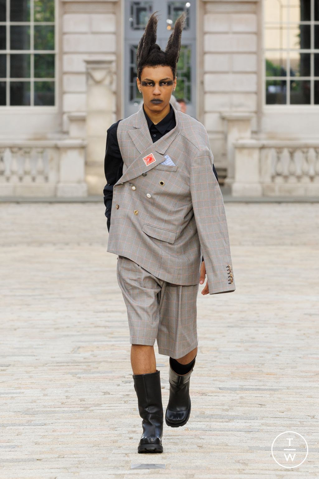 Fashion Week London Spring-Summer 2025 look 10 from the Charles Jeffrey LOVERBOY collection menswear