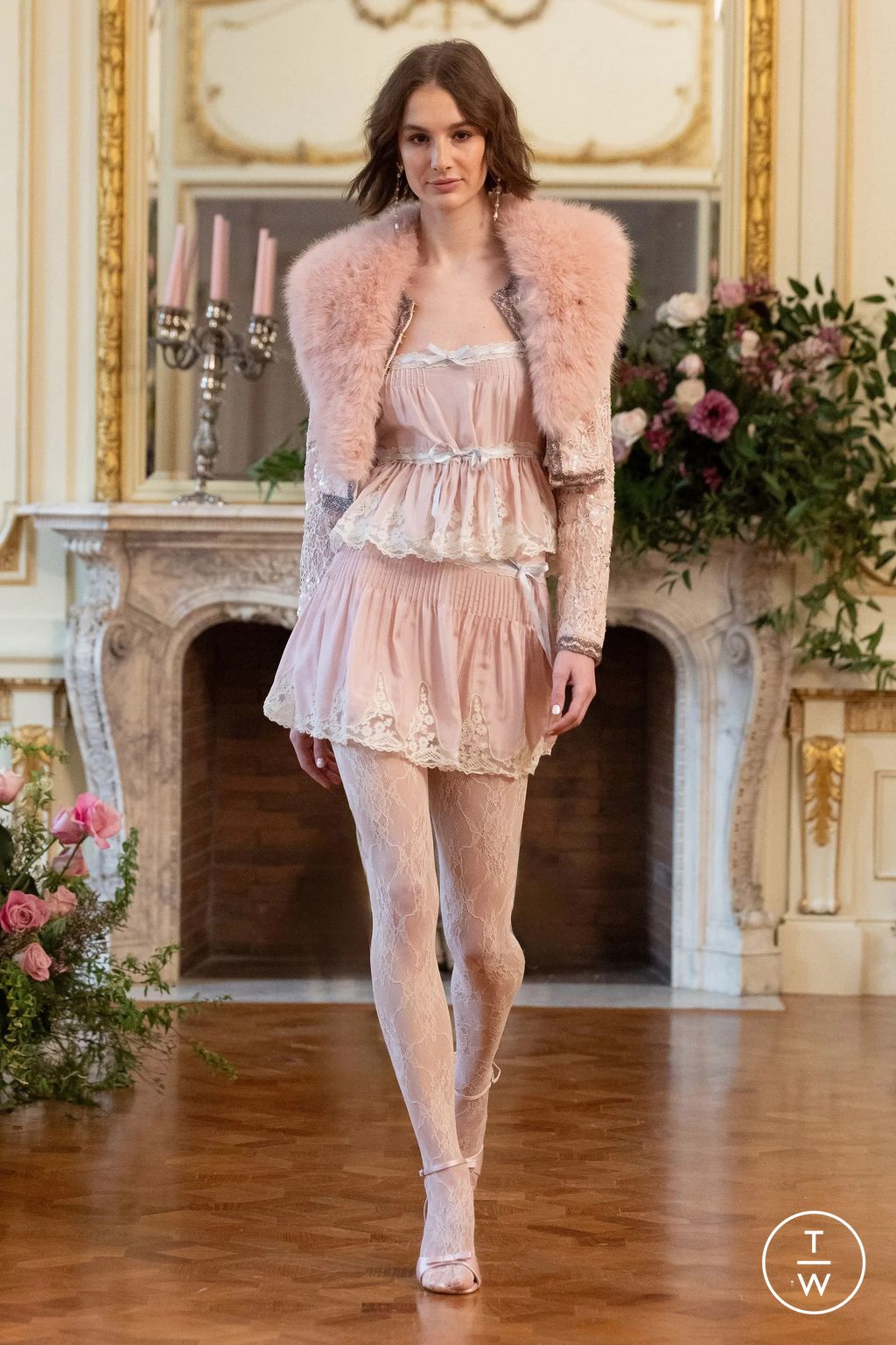 Fashion Week New York Fall/Winter 2026 look 26 from the LoveShackFancy collection 女装