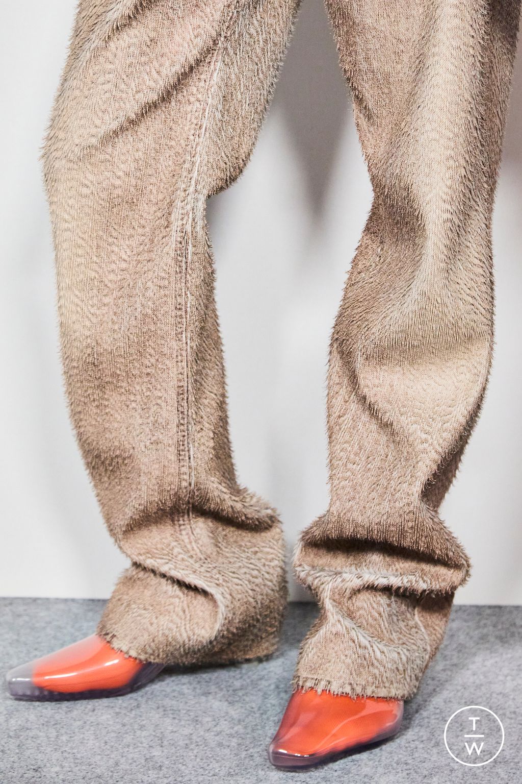 Fashion Week Paris Spring/Summer 2026 look 57 from the Loewe collection 女装配饰