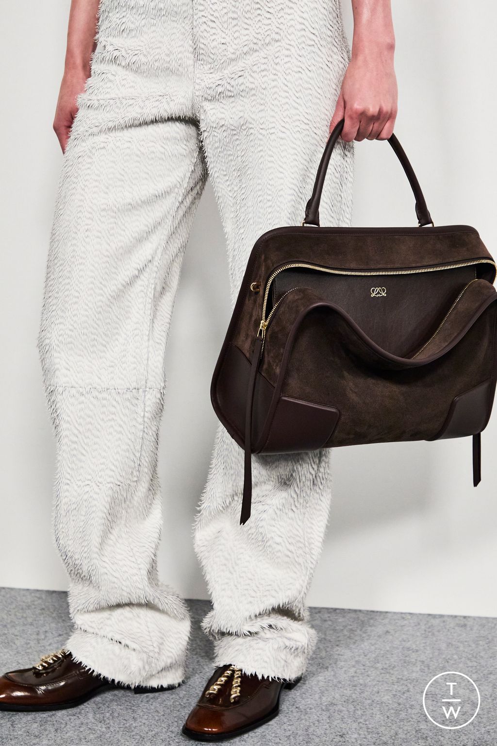 Fashion Week Paris Spring/Summer 2026 look 63 from the Loewe collection womenswear accessories