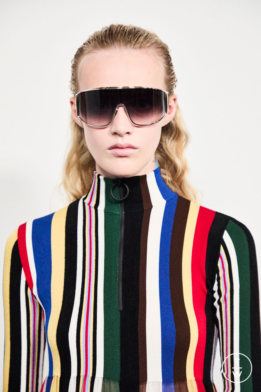 Fashion Week Paris Spring/Summer 2026 look 71 from the Loewe collection womenswear accessories