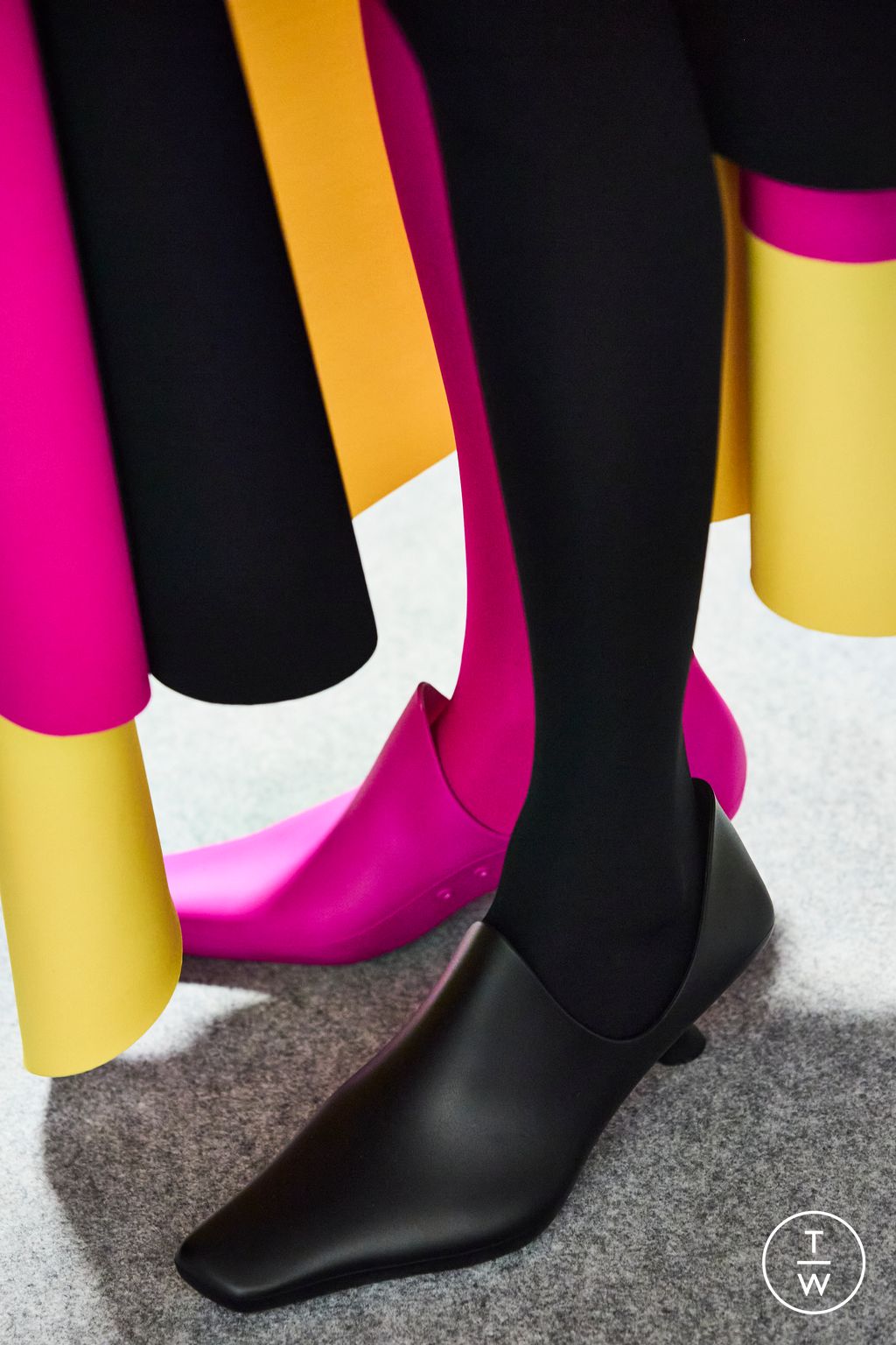 Fashion Week Paris Spring/Summer 2026 look 117 from the Loewe collection 女装配饰