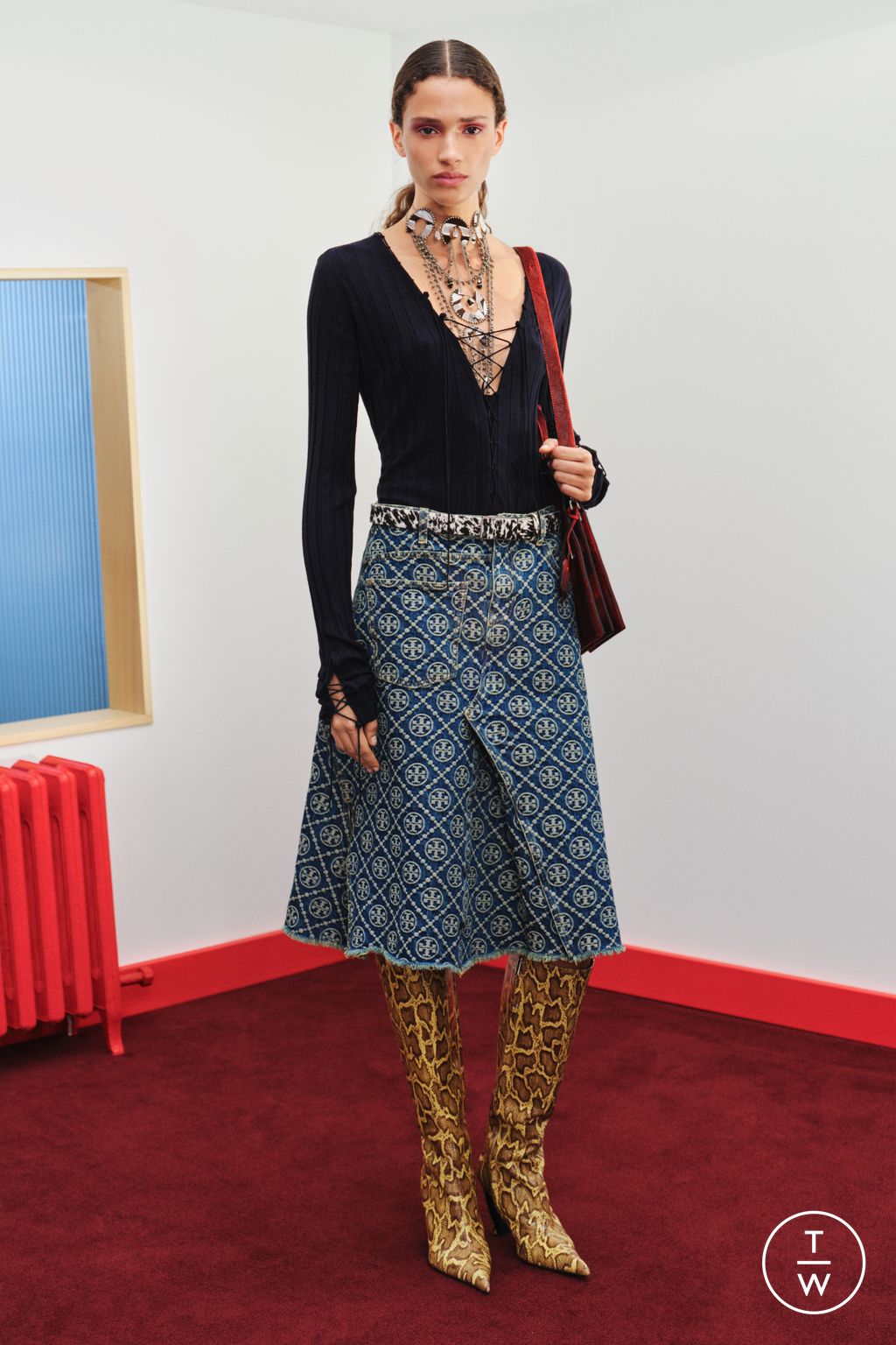 Fashion Week New York Resort 2025 look 8 from the Tory Burch collection womenswear