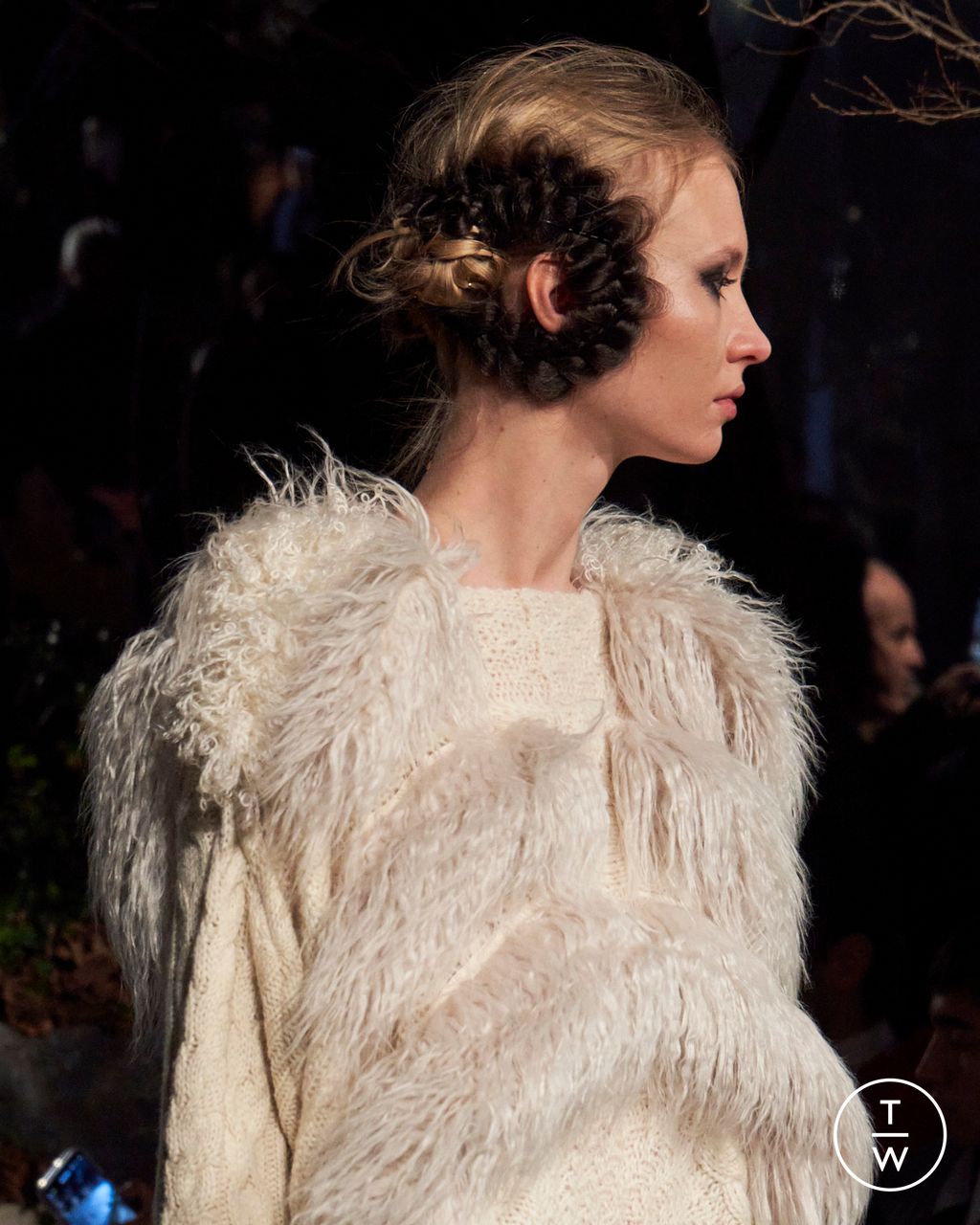 Fashion Week Milan Fall/Winter 2023 look 21 de la collection Antonio Marras womenswear accessories
