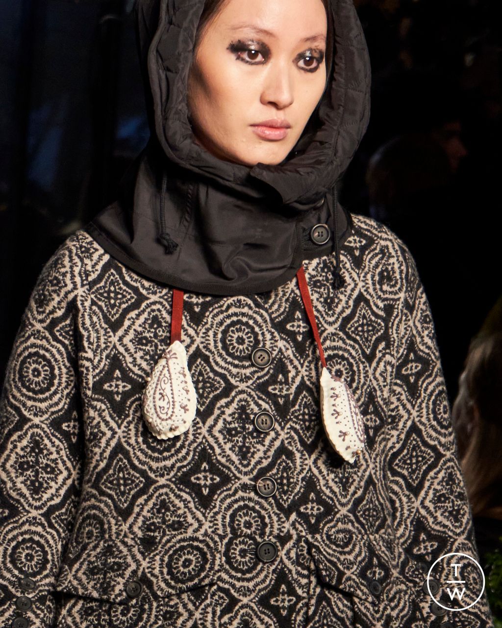 Fashion Week Milan Fall/Winter 2023 look 24 de la collection Antonio Marras womenswear accessories
