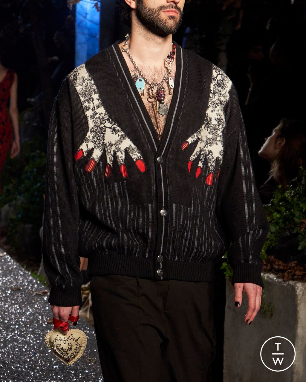 Fashion Week Milan Fall/Winter 2023 look 31 from the Antonio Marras collection 女装配饰