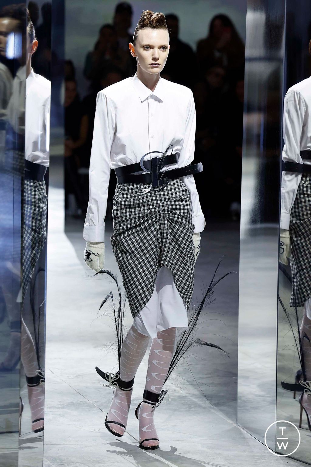 Fashion Week New York Fall/Winter 2023 look 40 from the Luar collection 女装