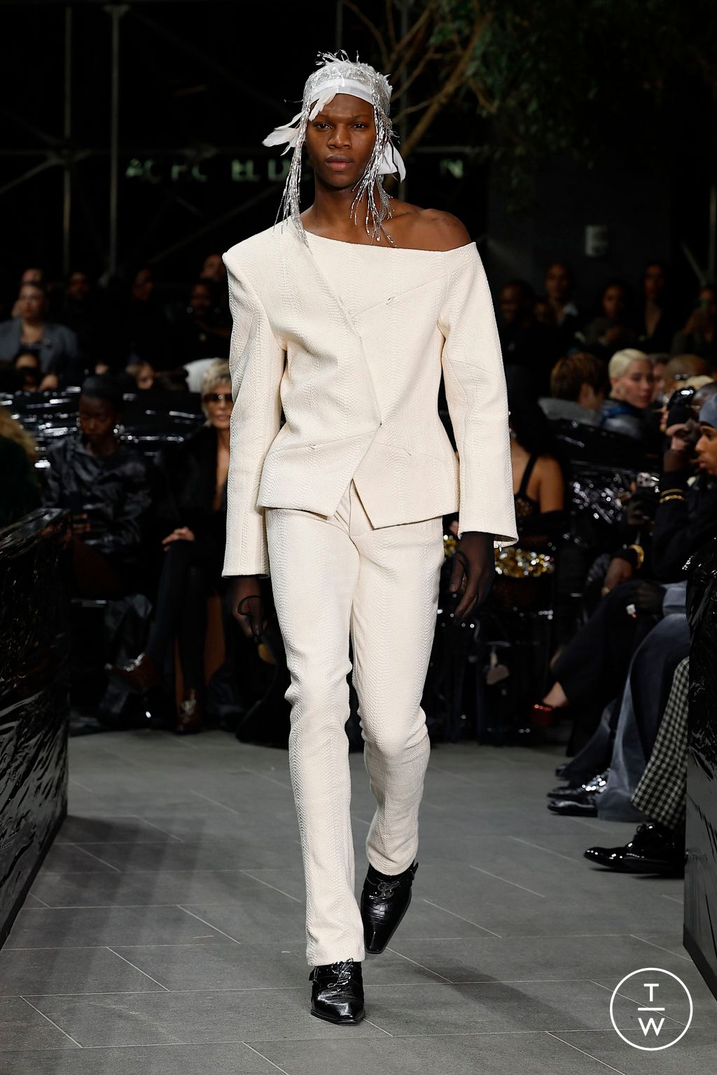 Fashion Week New York Fall/Winter 2025 look 1 de la collection Luar womenswear