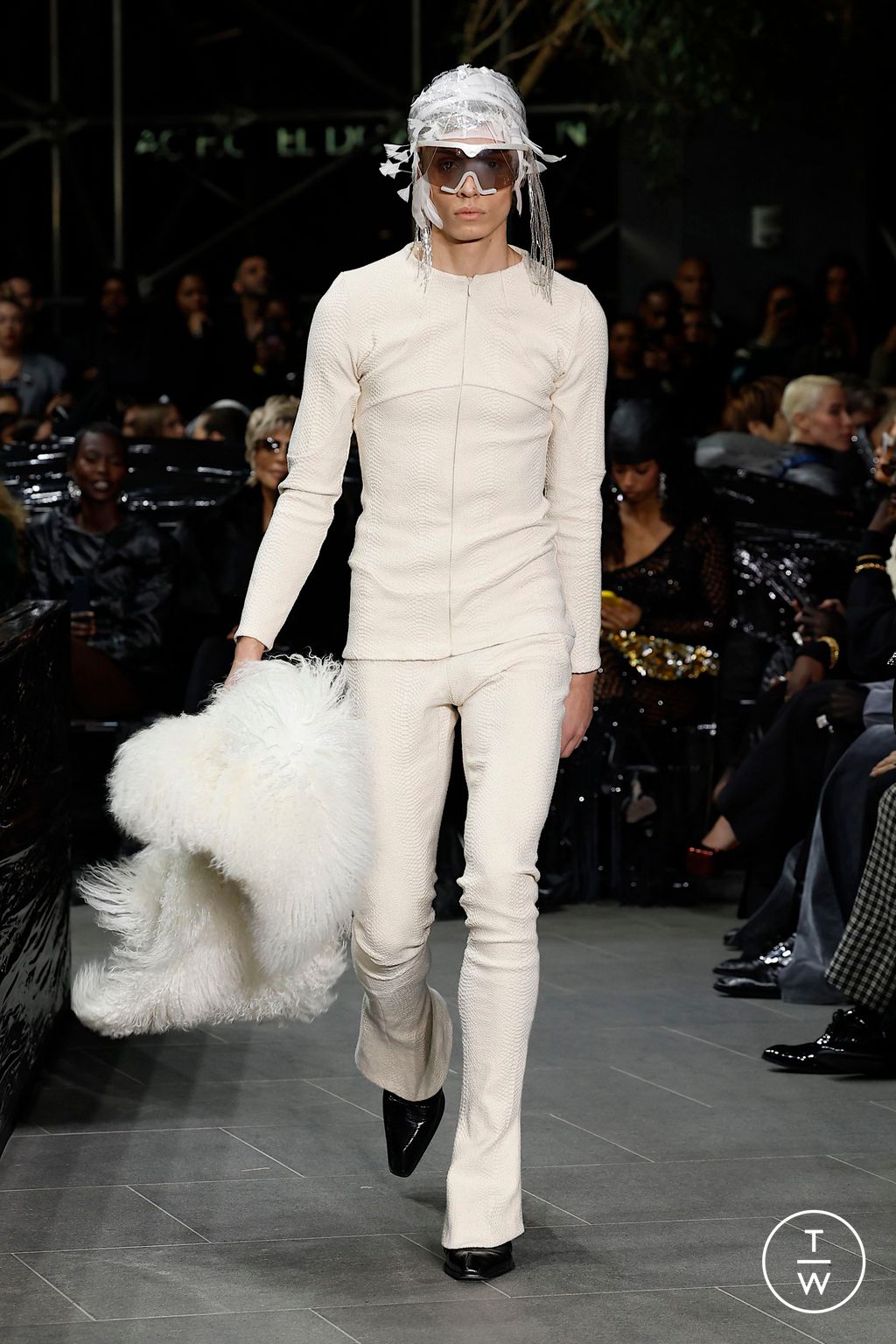 Fashion Week New York Fall/Winter 2025 look 2 from the Luar collection 女装