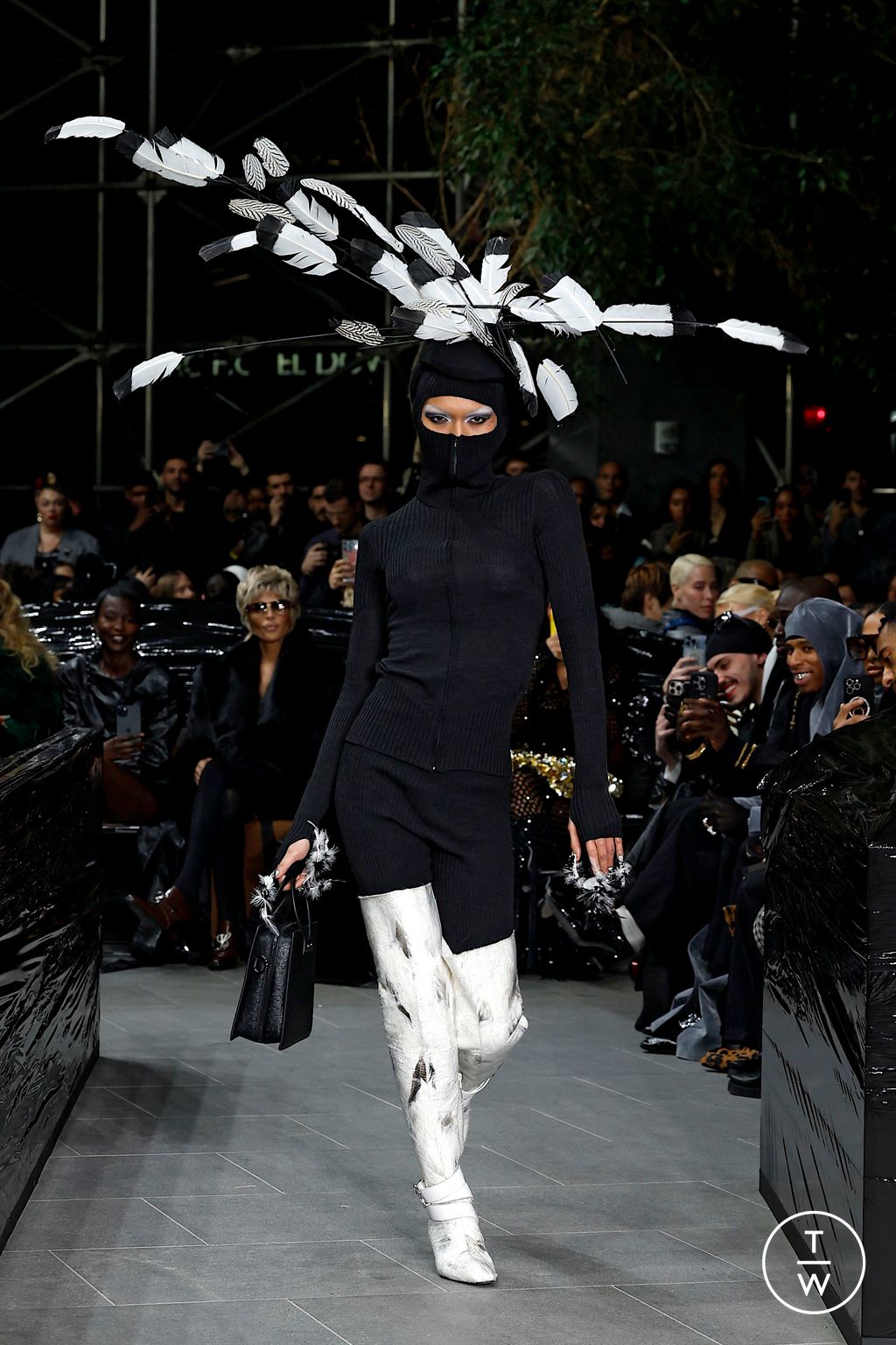 Fashion Week New York Fall/Winter 2025 look 13 from the Luar collection 女装