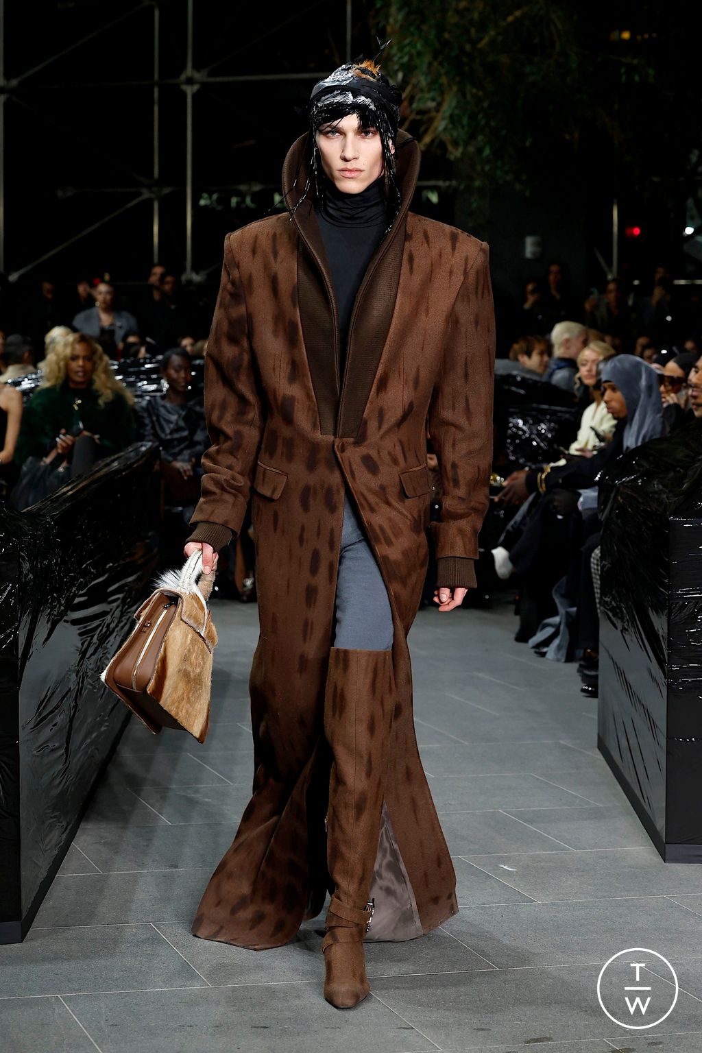 Fashion Week New York Fall/Winter 2025 look 33 from the Luar collection 女装