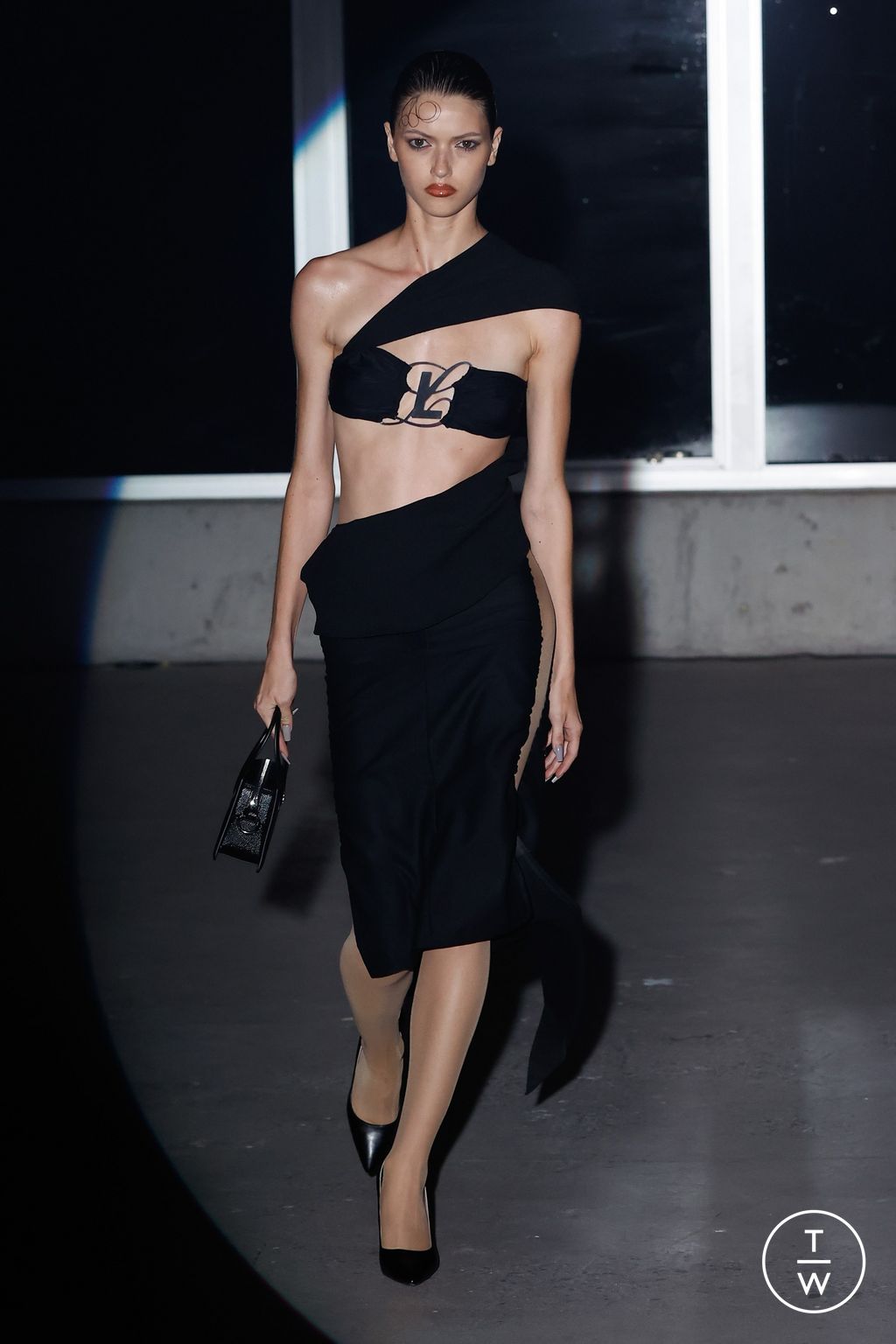 Fashion Week New York Spring/Summer 2024 look 37 from the Luar collection 女装