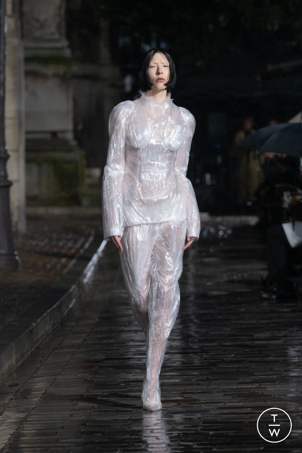 Fashion Week Paris Fall/Winter 2024 look 1 de la collection Lùchen womenswear