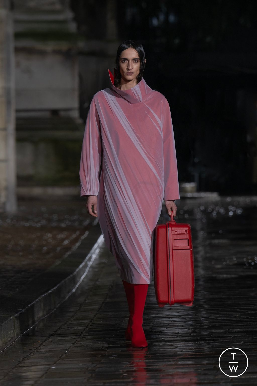 Fashion Week Paris Fall/Winter 2024 look 19 from the Lùchen collection womenswear