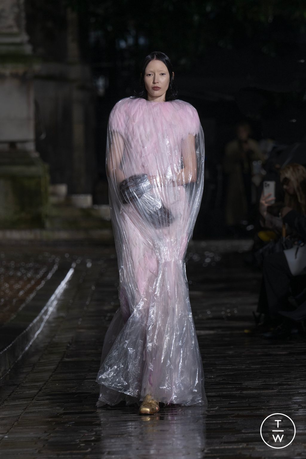 Fashion Week Paris Fall/Winter 2024 look 25 de la collection Lùchen womenswear