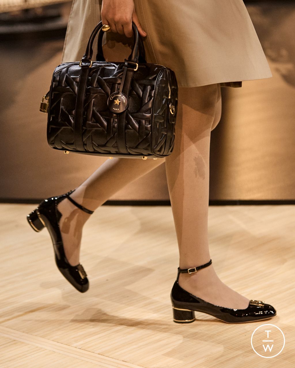 Fashion Week Paris Fall/Winter 2024 look 3 de la collection Dior womenswear accessories