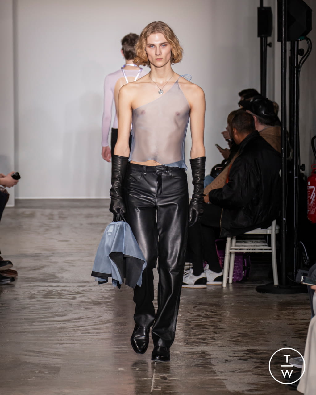 Fashion Week Paris Fall/Winter 2020 look 23 de la collection Ludovic de Saint Sernin menswear