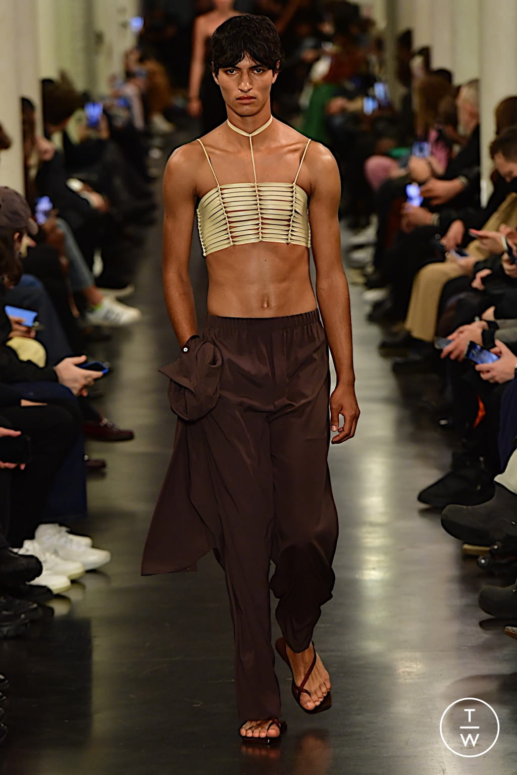 Fashion Week Paris Spring/Summer 2022 look 3 de la collection Ludovic de Saint Sernin womenswear