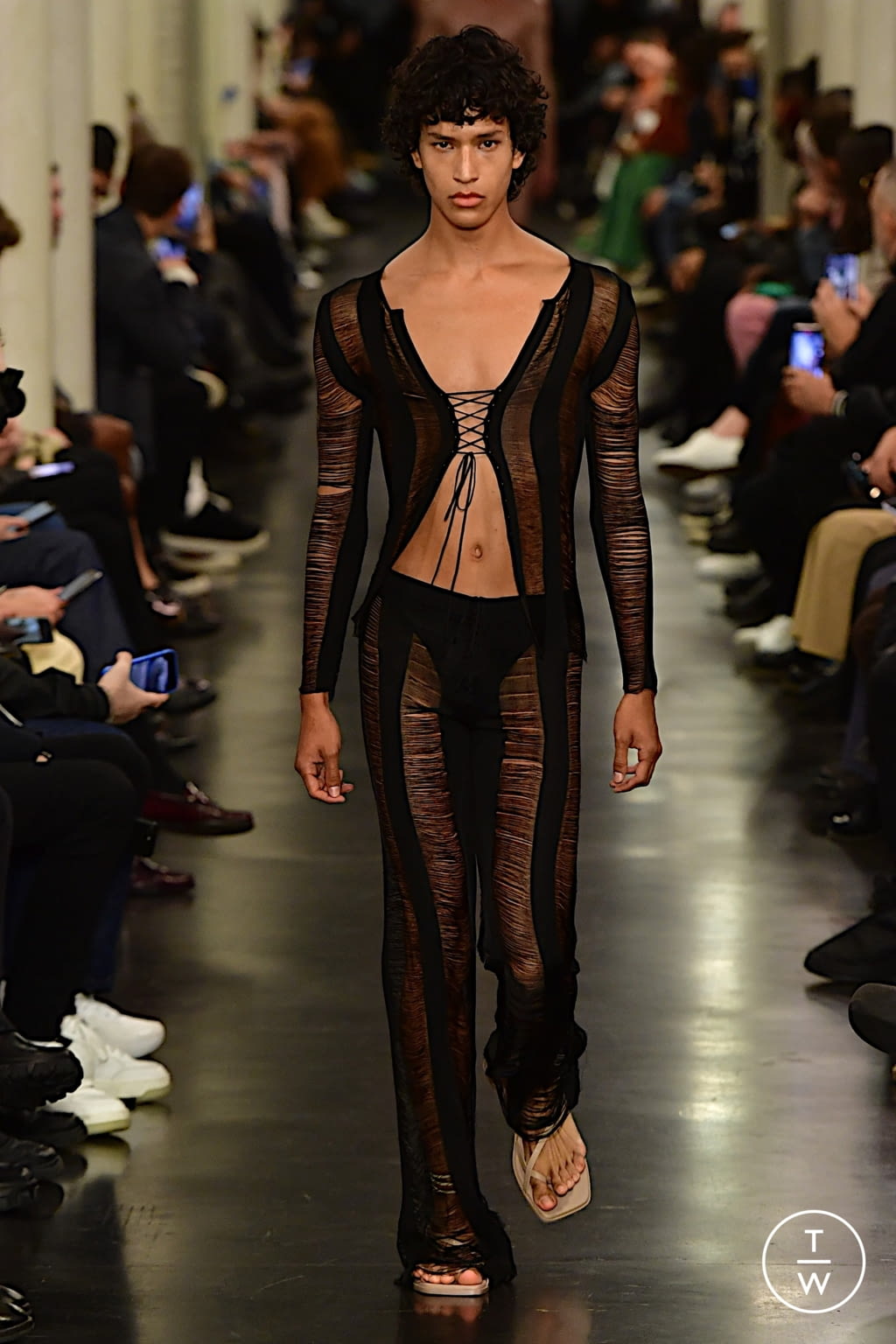 Fashion Week Paris Spring/Summer 2022 look 11 de la collection Ludovic de Saint Sernin womenswear