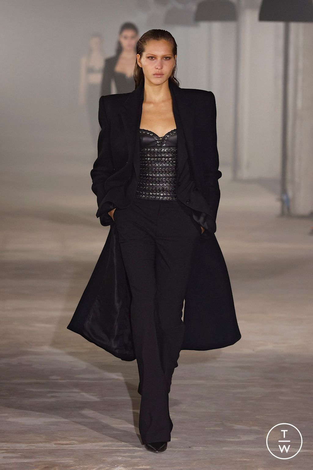 Fashion Week Paris Fall/Winter 2025 look 1 from the Ludovic de Saint Sernin collection womenswear
