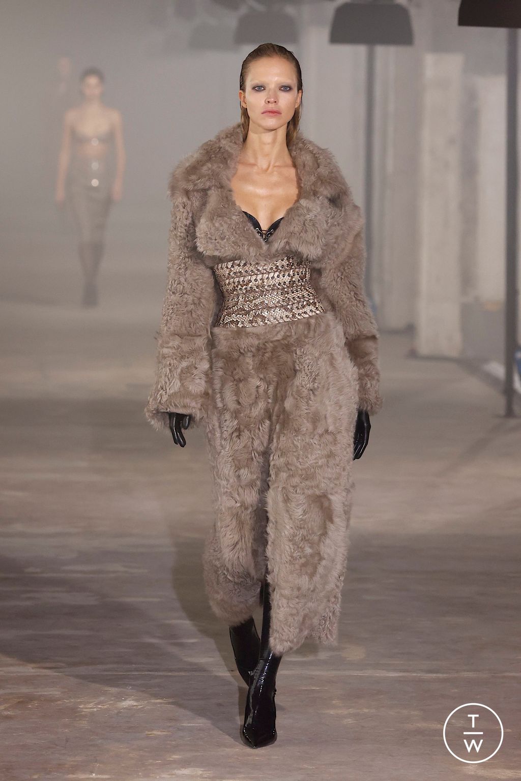 Fashion Week Paris Fall/Winter 2025 look 8 from the Ludovic de Saint Sernin collection womenswear