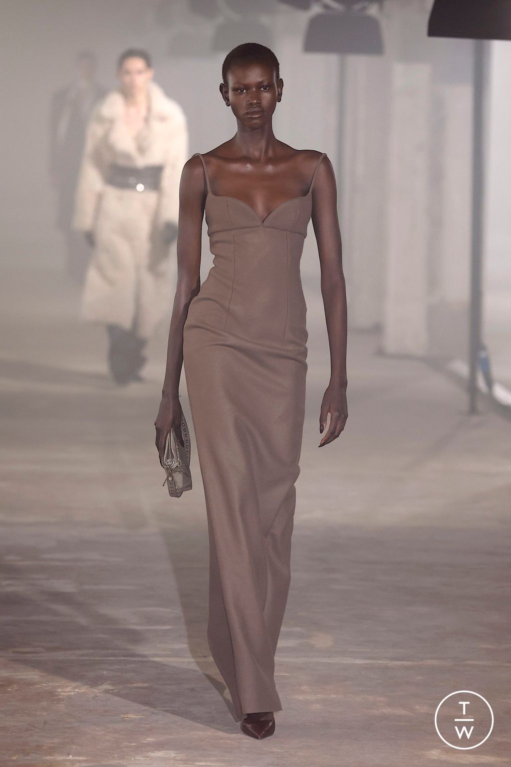 Fashion Week Paris Fall/Winter 2025 look 13 from the Ludovic de Saint Sernin collection womenswear