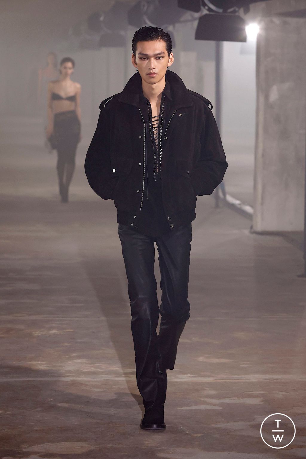 Fashion Week Paris Fall/Winter 2025 look 26 from the Ludovic de Saint Sernin collection womenswear