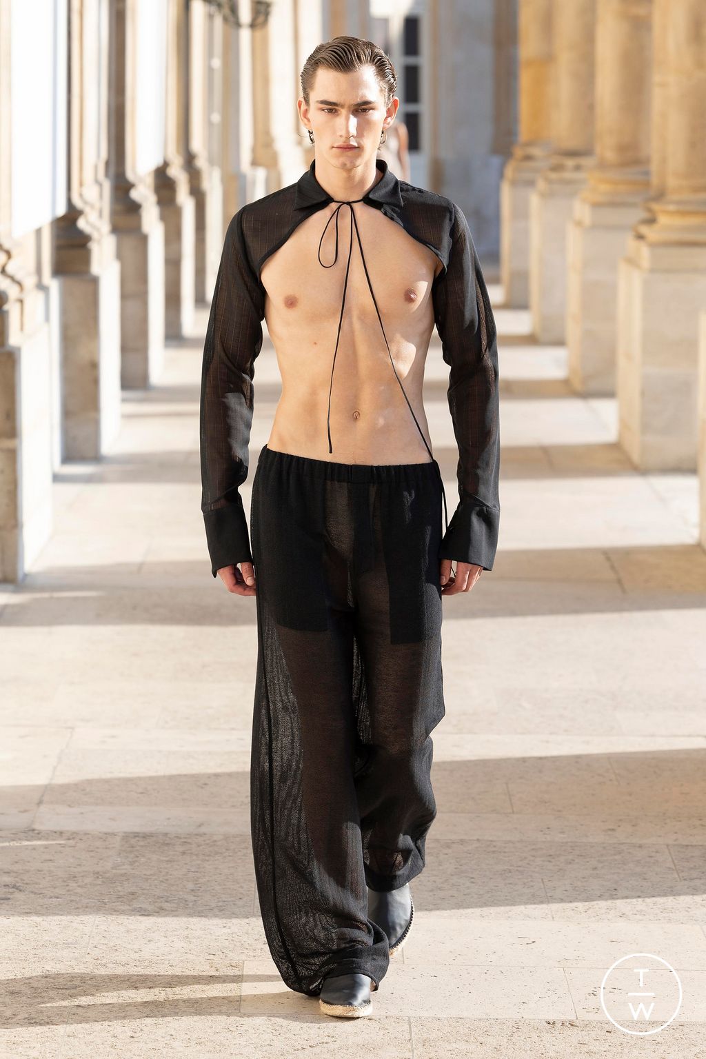 Fashion Week Paris Spring/Summer 2024 look 14 from the Ludovic de Saint Sernin collection 男装