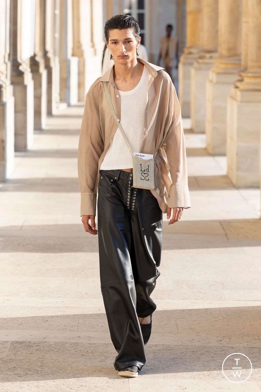Fashion Week Paris Spring/Summer 2024 look 21 from the Ludovic de Saint Sernin collection 男装